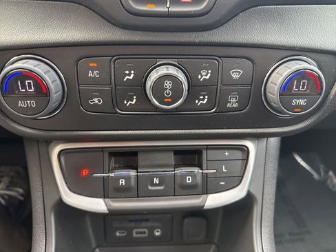 Used 2022 GMC Terrain SLT w/ LPO, Floor Liner Package image 6