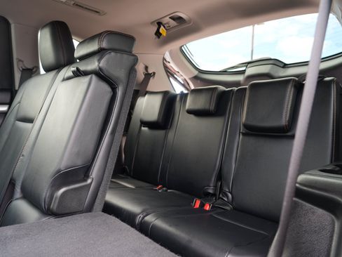 Used 2017 Toyota Highlander XLE AWD/4WD image 27