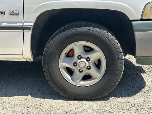 Used 1997 Dodge Ram 1500 Truck 2WD Club Cab image 13