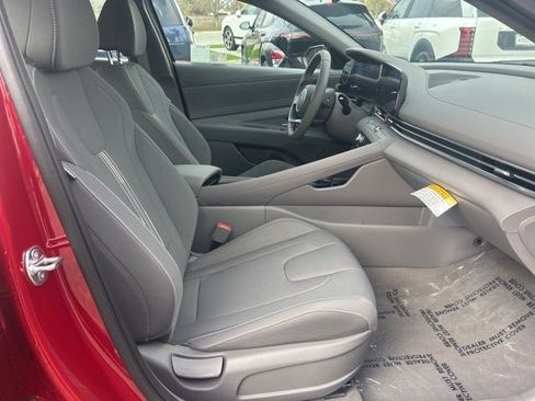 New 2025 Hyundai Elantra SEL image 25