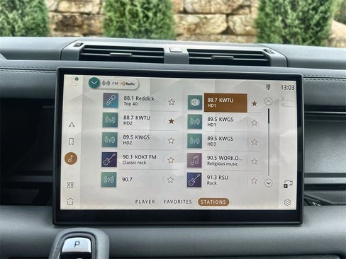 Used 2025 Land Rover Defender 110 S image 23