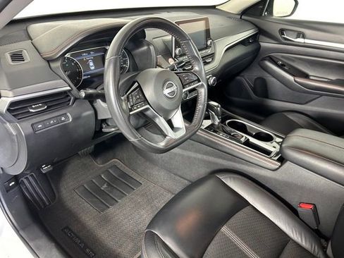Used 2024 Nissan Altima 2.5 SR FWD image 13