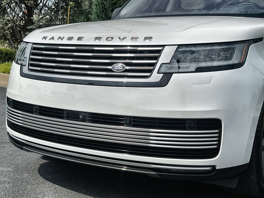Certified 2023 Land Rover Range Rover SV AWD/4WD image 9