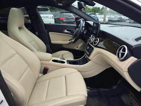 Used 2019 Mercedes-Benz CLA 250 4MATIC image 11