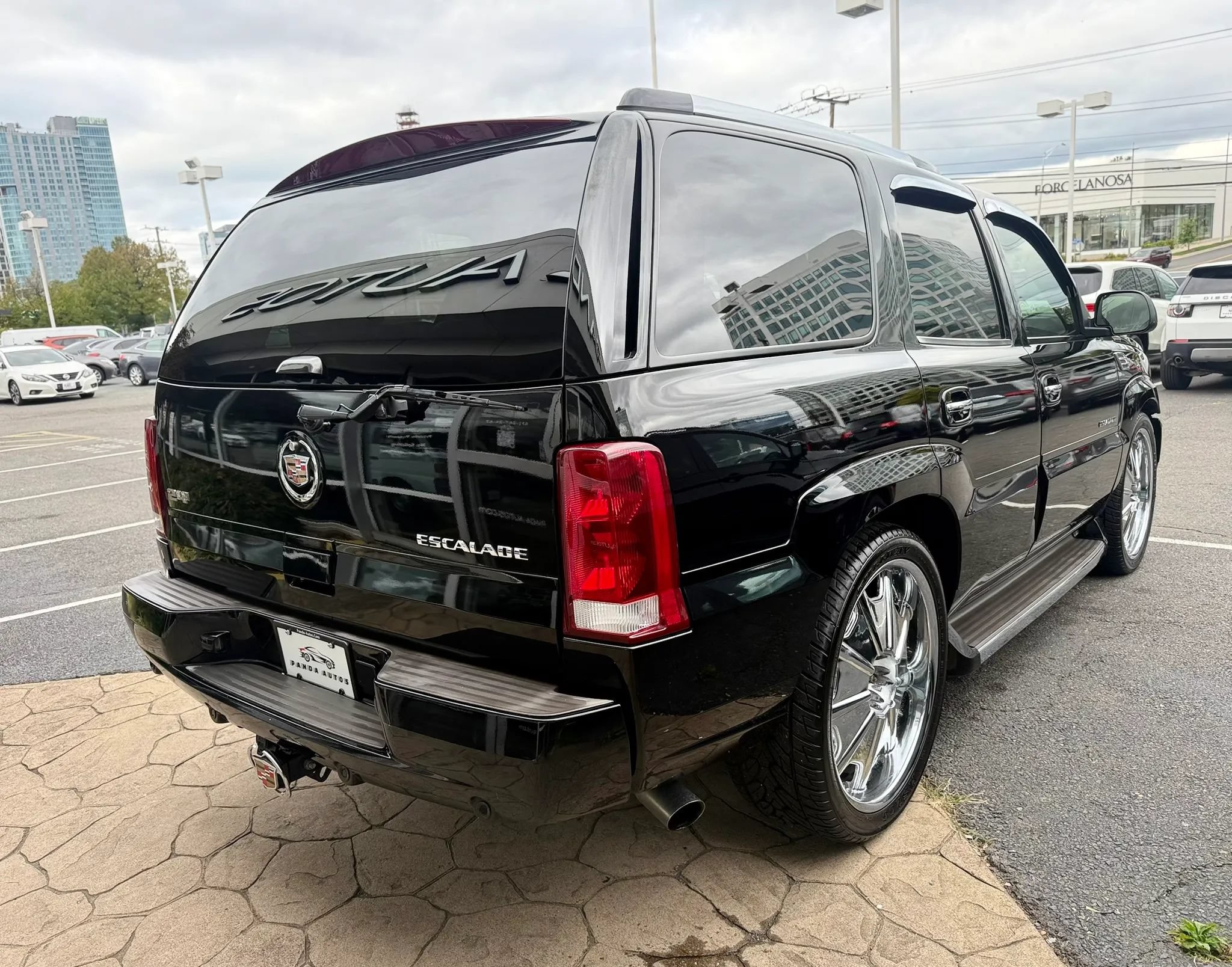 Used 2005 Cadillac Escalade AWD image 7
