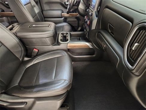 Used 2019 Chevrolet Silverado 1500 LT Trail Boss image 4