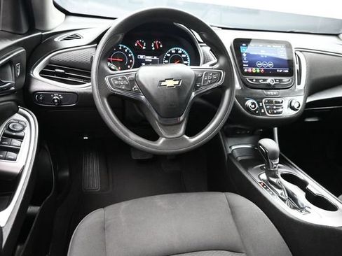 Used 2025 Chevrolet Malibu LT FWD image 16