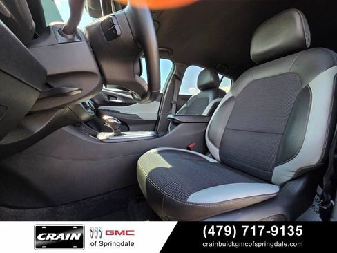 Used 2025 Buick Envista Preferred w/ Convenience I Package FWD image 23