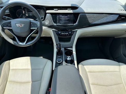 Used 2020 Cadillac XT6 Premium Luxury AWD/4WD image 14