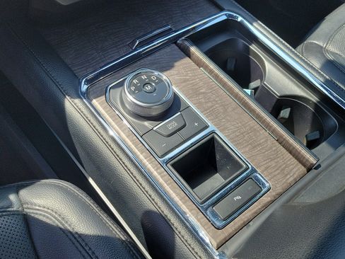 Used 2020 Ford Expedition Limited RWD image 28