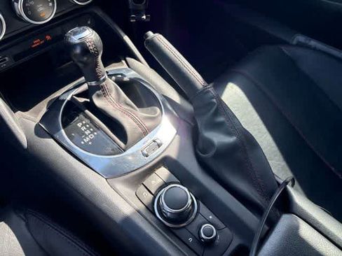 Used 2017 MAZDA MX-5 Miata RF Grand Touring RWD image 18