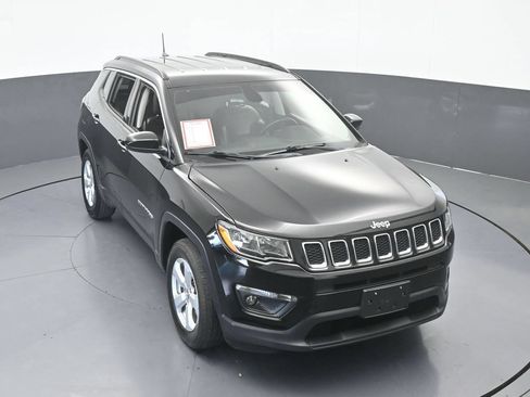Used 2018 Jeep Compass Latitude w/ Popular Equipment Group AWD/4WD image 56