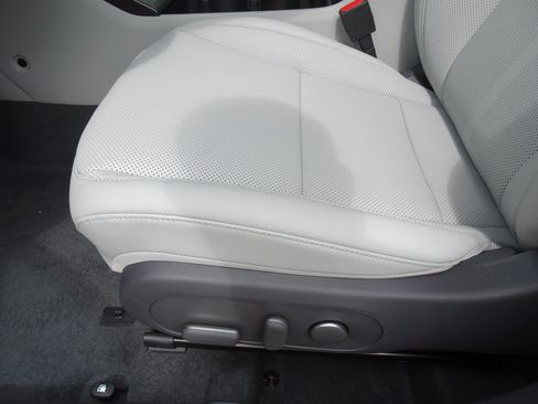 New 2026 Hyundai Kona SEL Premium AWD/4WD image 9