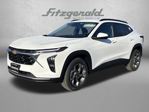 New 2026 Chevrolet Trax LT image 2