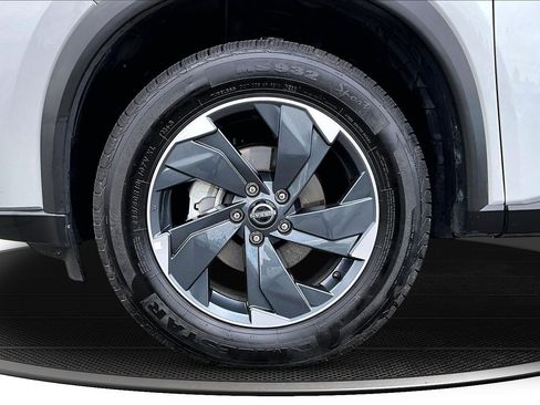 Used 2025 Nissan Rogue SV image 33