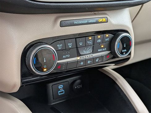 Used 2022 Ford Escape SEL w/ Technology Package image 16