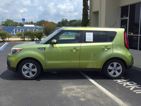 Used 2017 Kia Soul FWD image 8