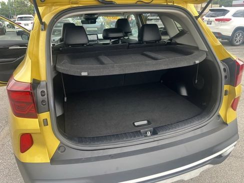 Used 2021 Kia Seltos SX w/ SX Sunroof Package image 29