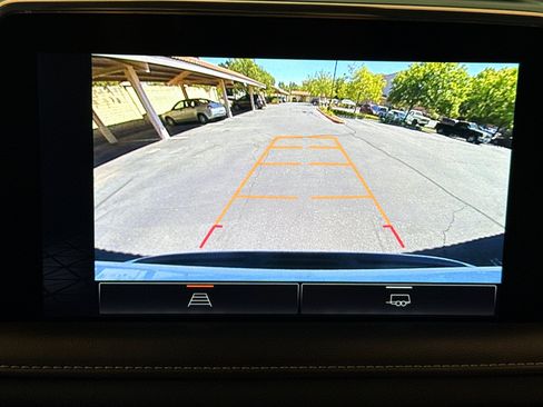 Used 2023 GMC Yukon XL SLT AWD/4WD image 26