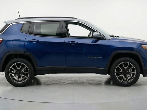 Used 2025 Jeep Compass Trailhawk AWD/4WD image 11