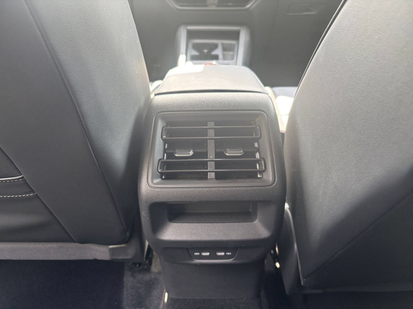 Used 2026 Volkswagen Tiguan SE AWD/4WD image 24