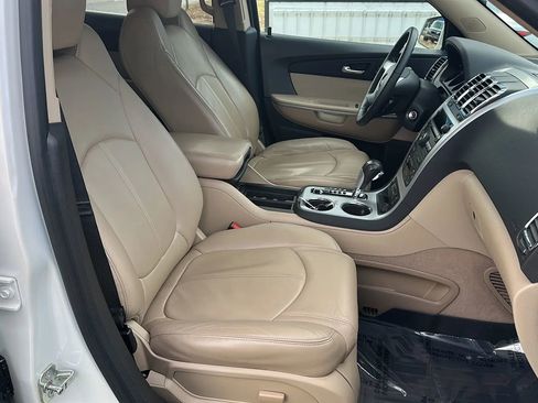Used 2012 GMC Acadia SLT image 18