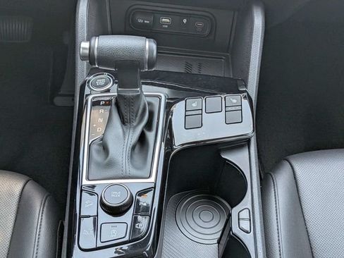 Used 2025 Kia Sportage EX FWD image 19