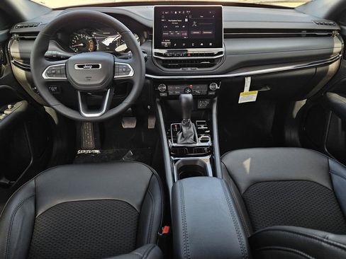 New 2026 Jeep Compass Latitude image 11