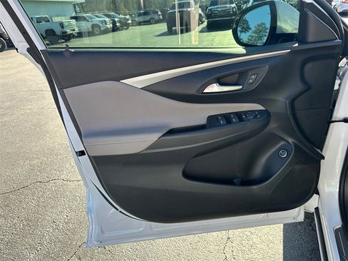 Used 2025 Buick Envista Avenir image 11