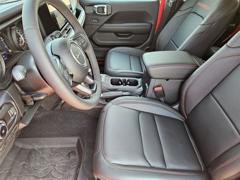 New 2025 Jeep Wrangler Unlimited Rubicon image 14