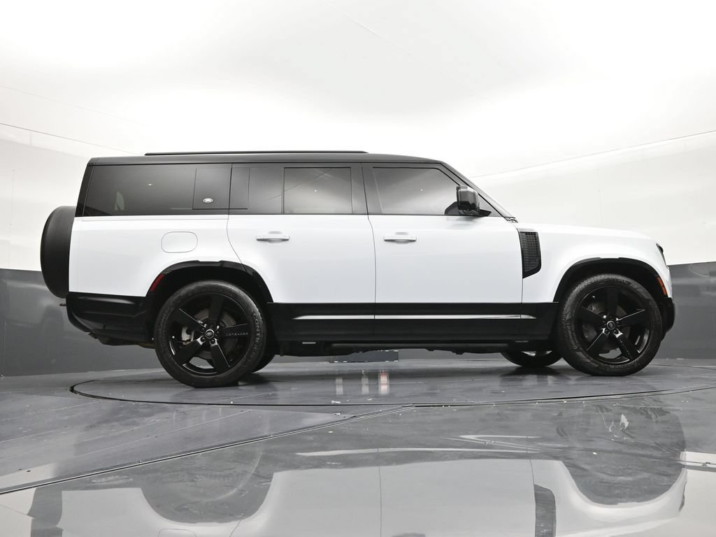 Used 2023 Land Rover Defender 130 X-Dynamic SE AWD/4WD image 25