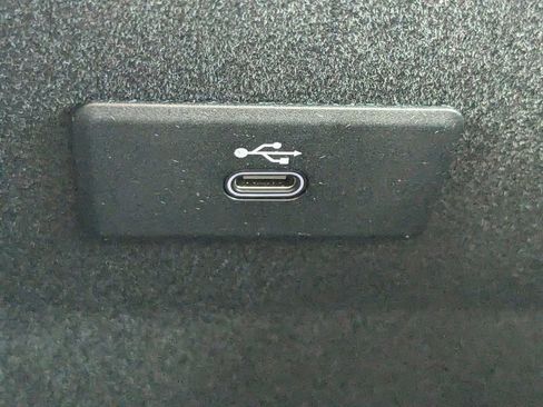 New 2026 Cadillac Vistiq Luxury w/ LPO, Floor Liner Package image 29