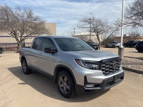Used 2024 Honda Ridgeline TrailSport image 3