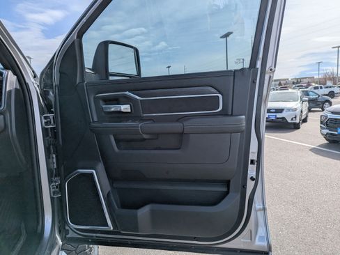 Used 2024 RAM 3500 Laramie w/ Night Edition image 40
