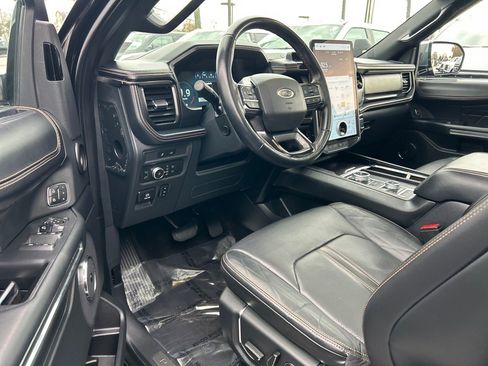 Used 2022 Ford Expedition Platinum image 8