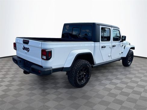 Used 2022 Jeep Gladiator Willys image 6