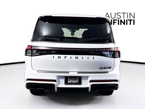 Certified 2026 INFINITI QX80 4WD image 8