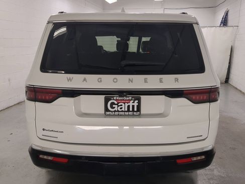 Used 2023 Jeep Wagoneer Series III w/ Preferred Equipment Group image 7