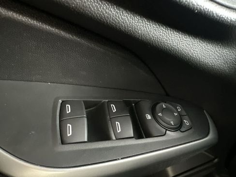 Used 2025 Chevrolet Trax LS FWD image 17