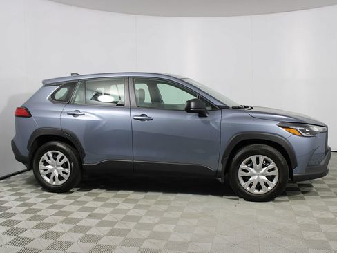 Used 2025 Toyota Corolla Cross L FWD image 34