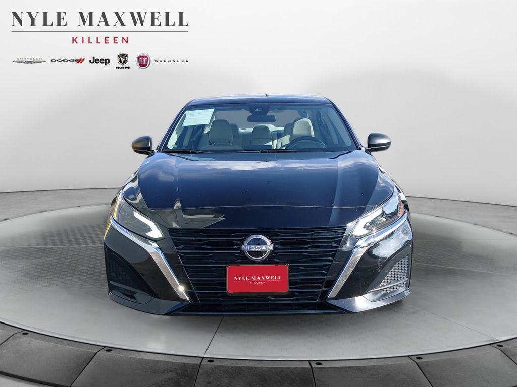 Used 2025 Nissan Altima 2.5 SV FWD image 18