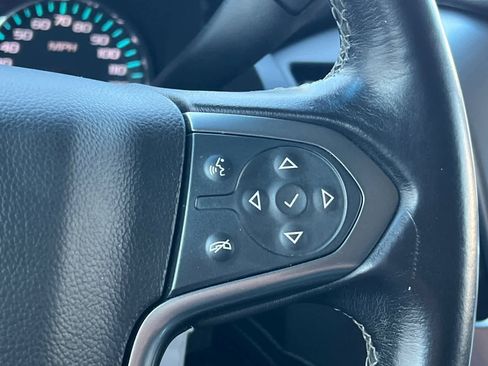 Used 2017 Chevrolet Suburban LT image 32