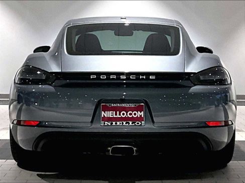Used 2025 Porsche 718 Cayman w/ Premium Package image 9