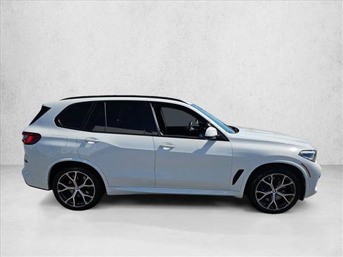 Used 2019 BMW X5 xDrive40i w/ M Sport Package AWD/4WD image 4