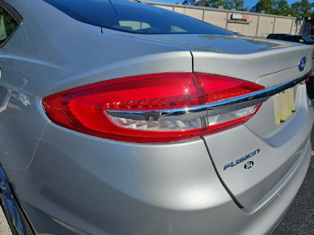 Used 2018 Ford Fusion SE FWD image 35