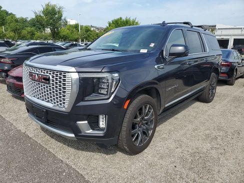 Used 2023 GMC Yukon XL Denali AWD/4WD image 6