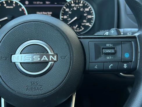 Used 2022 Nissan Rogue SV FWD image 27
