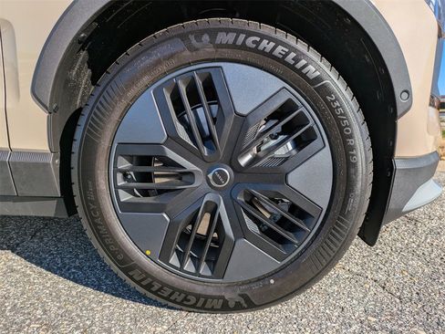 New 2026 Volvo EX30 Cross Country Ultra image 11