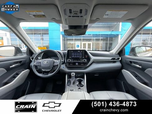 Used 2021 Toyota Highlander XLE image 30