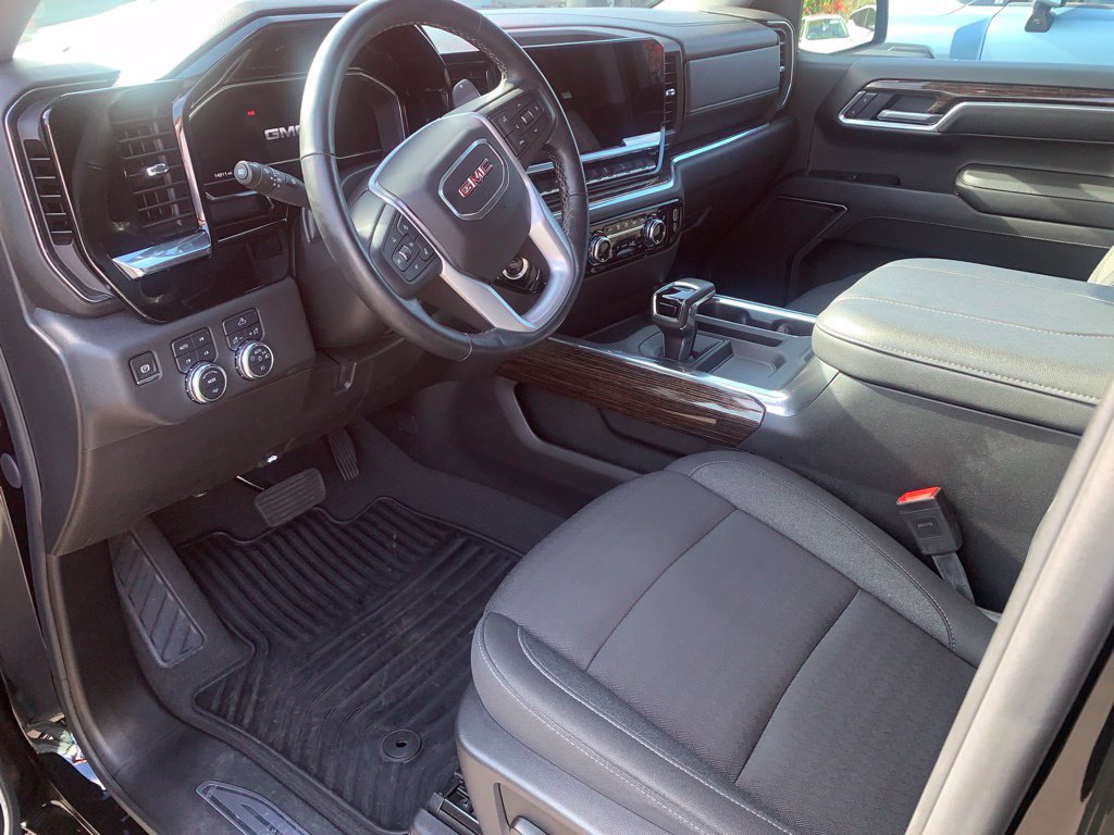 Used 2025 GMC Sierra 1500 Elevation w/ X31 Off-Road Package AWD/4WD image 11